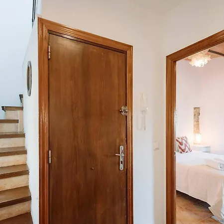 Romantic Duplex With Terrace And Great Views * Girona