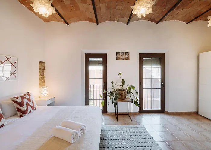 Romantic Duplex With Terrace And Great Views * Gerona